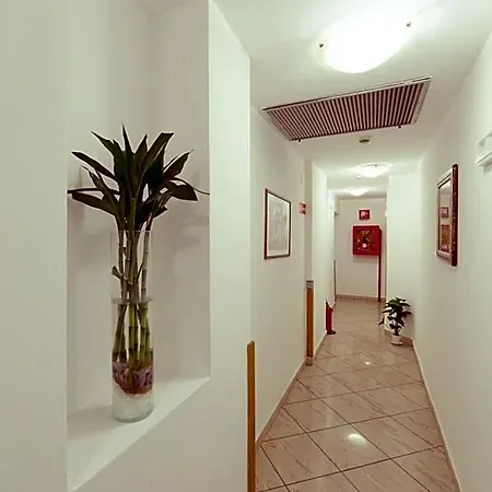 Brianza Hotel 3*