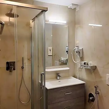 Hotel Brianza 3*
