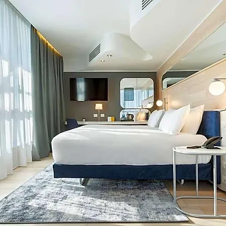 Hotel Voco Milan-fiere By Ihg 4*