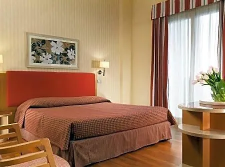 Unaway & Quark Due Hotel apartamentowy 4*