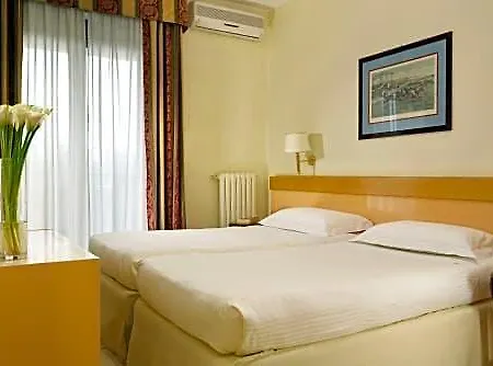 Unaway & Quark Due Hotel apartamentowy 4*