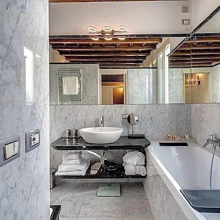 Santa Marta 4* Milan