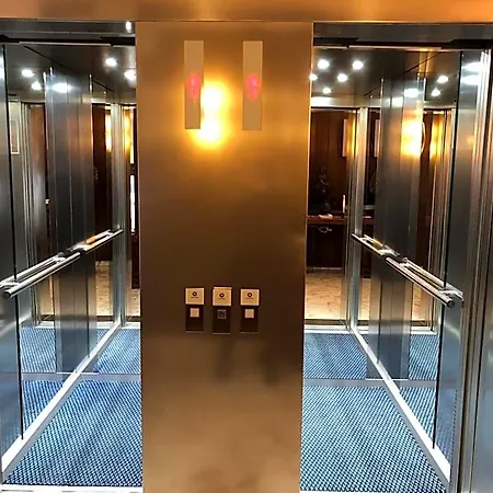 Hotel Mec 3*