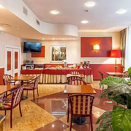 Garda Hotel 3*