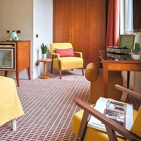 Ascot Hotel 4*