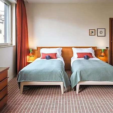 Ascot Hotel 4*