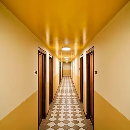 Ascot Hotel 4*