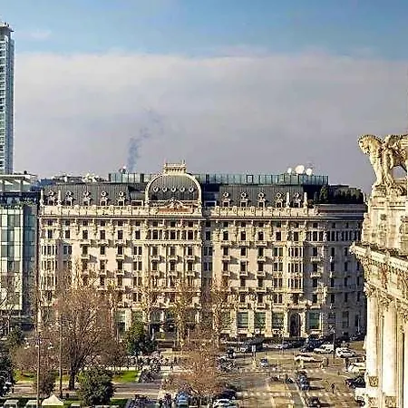 Aosta 3* Милан