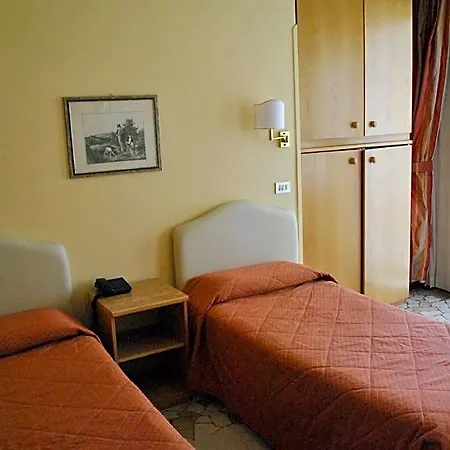 ホテル Garibaldi Palace 3*