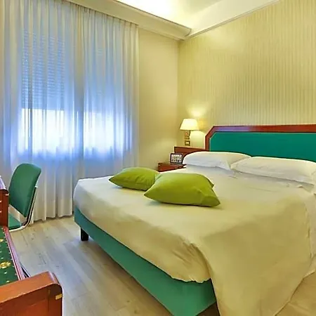 Astoria Sure Collection By Western Hotell 3*
