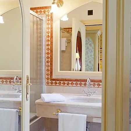 Hotel Regency