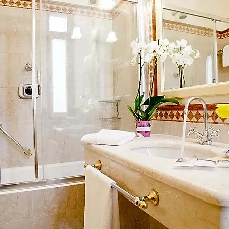 Regency Hotel