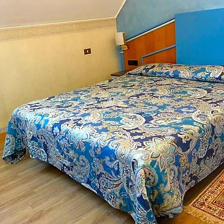 Lido Hotel 3*