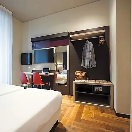 Genius Downtown Hotel