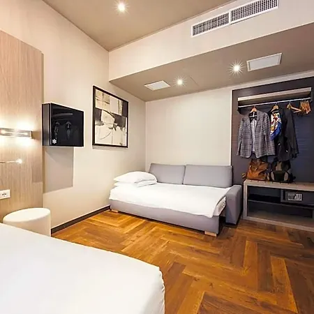Genius Downtown Hotel