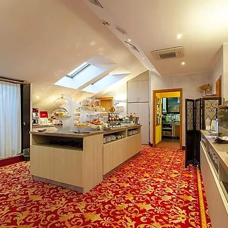 Mirage Sure Collection By Western Hotel