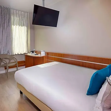 Western Madison Hotel 4*