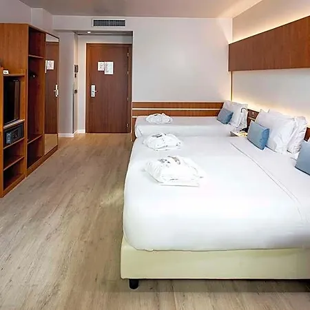 Western Madison 4*