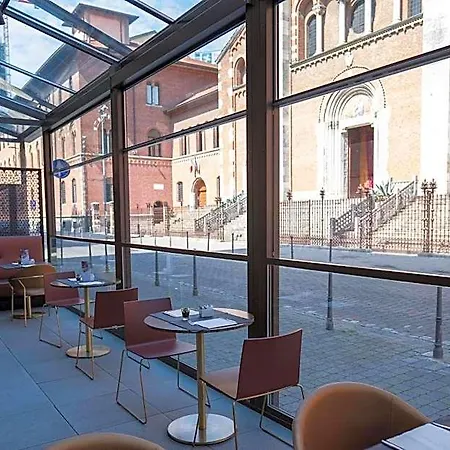 Western Madison Hotel 4*