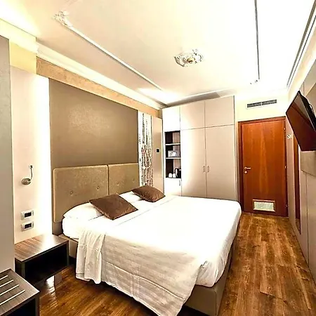 Mythos 3* Milan