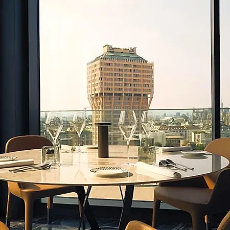 Uptown Palace מלון