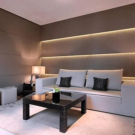 Armani 5*