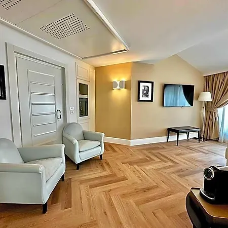 Hotel Maison | Esperienze 4*