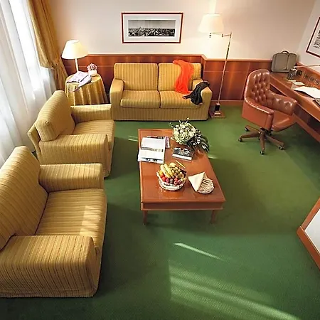 Hotel Cavour 4*