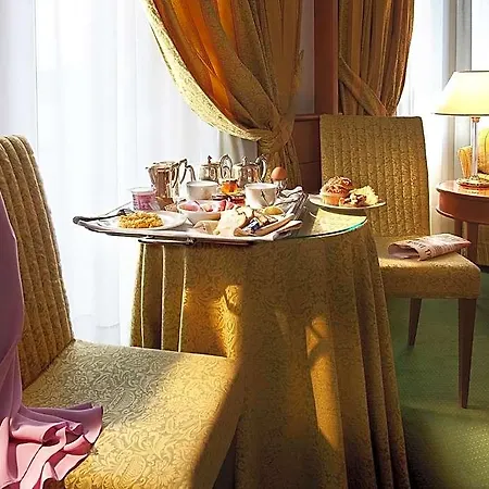 Hotel Cavour 4*