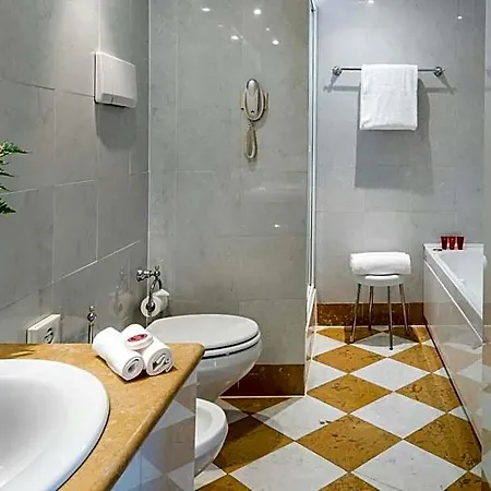 Hotel Leonardo Center Milan
