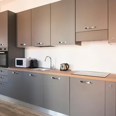 Apartment Youhosty - 25 Aprile 5 *