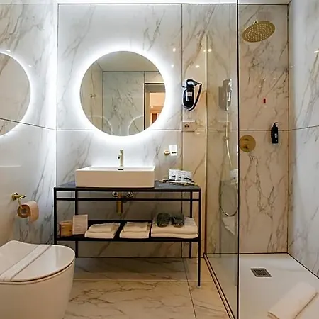 Hotell The Floor 3*