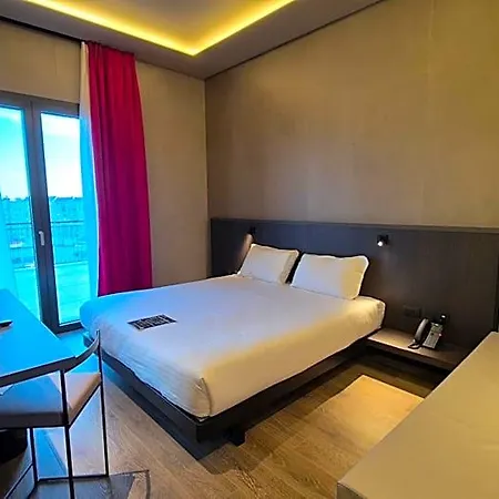 Hotel Kira