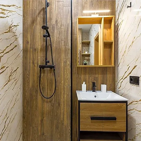 Spazioso E Accogliente Sirtori Hotel 3*