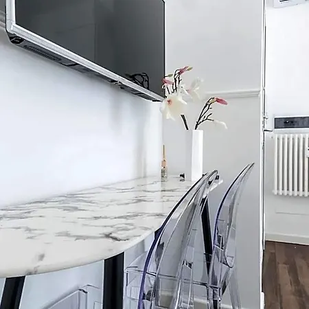 Altido Chic 1-br Flat Near Sempione Park Hotel