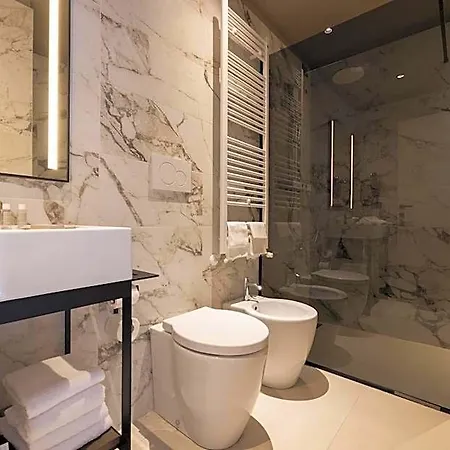 Joy 124 Hotel Milan