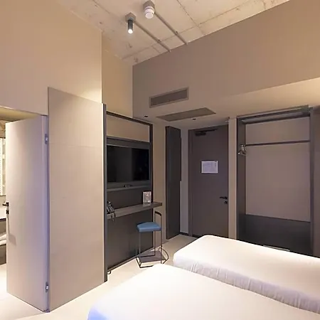 Joy 124 Hotel Milan