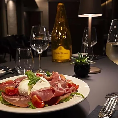 Joy 124 Hotel Milan