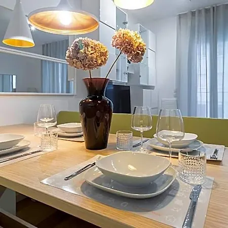 Italianway - Compagnoni 12 - Mirabel Hotel 4*