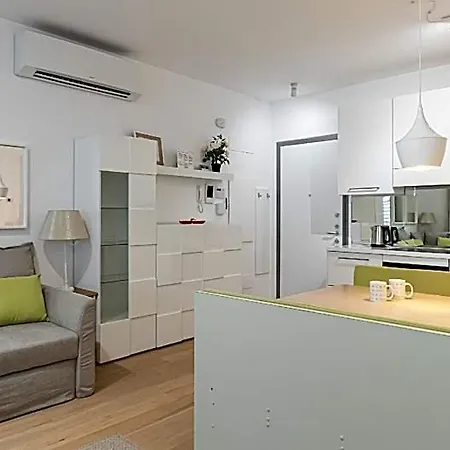 Italianway - Compagnoni 12 - Mirabel 4* Milan