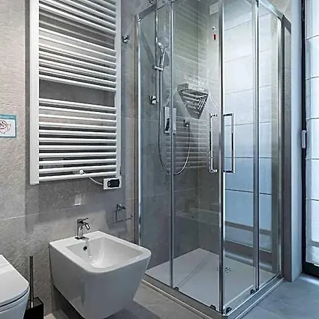 Italianway - Compagnoni 12 - Mirabel 4* Milan