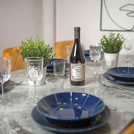 Elegance Brera Szálloda 4*