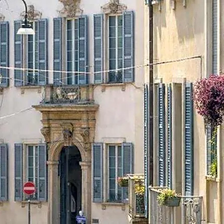 Lupetta - Piazza Sant'alessandro, 3