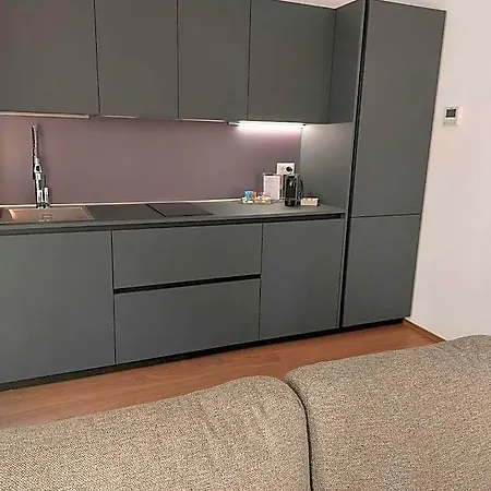 Hotel Nj & 4*