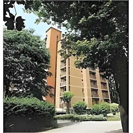 Ih Argonne Park Otel 3*