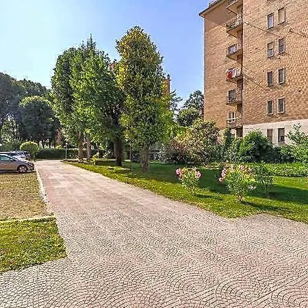 Ih Argonne Park Otel 3*