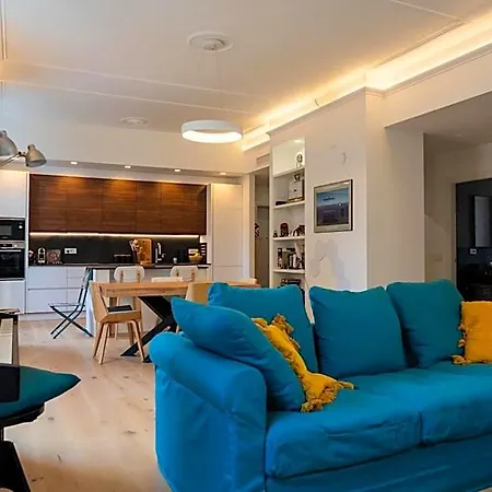 Hotel In Stunning Open Space