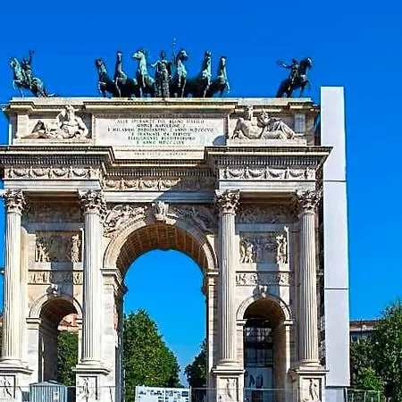 Madeleine - Arco Della Pace *