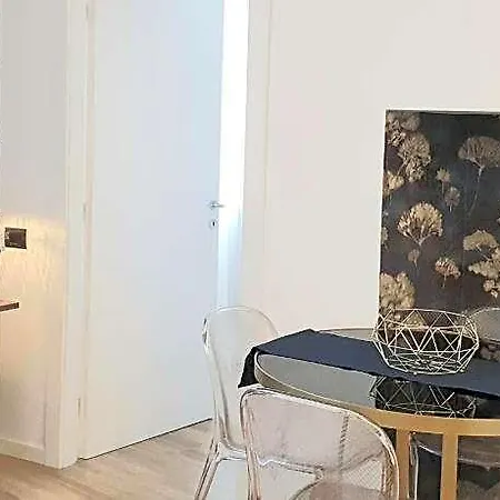 Appartement Madeleine - Arco Della Pace Milan