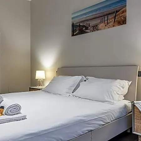 Sant' Ambrogio Ensuite Hotel 5*